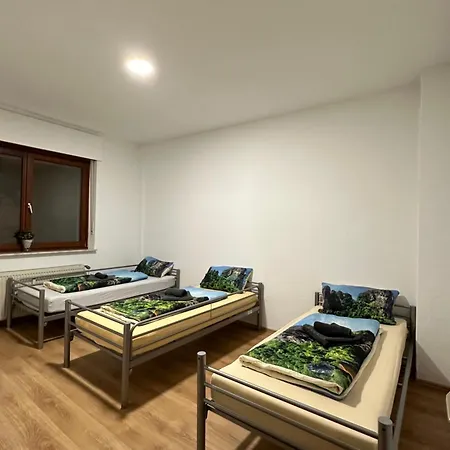 Апартаменты Feelhome,flughafen Nah,6-8 Pers,badewanne,zentral,terrasse,ground Floor Дуйсбург