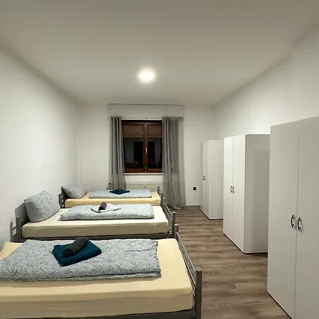 Feelhome,flughafen Nah,6-8 Pers,badewanne,zentral,terrasse,ground Floor *